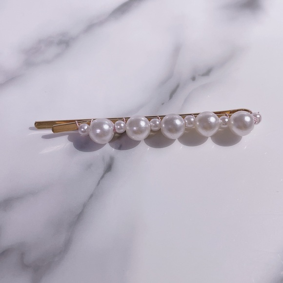 🎉3/$30 Brand New Chic Korean Fashion Inspired Hair Barrettes (Set of 3) - Picture 3 of 8